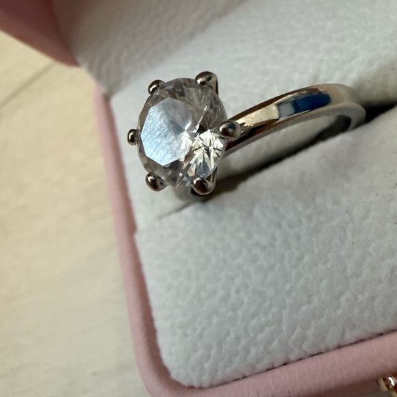 Silver Accented Solitaire Ring Perfect Vacation Ring - Picture 4 of 8